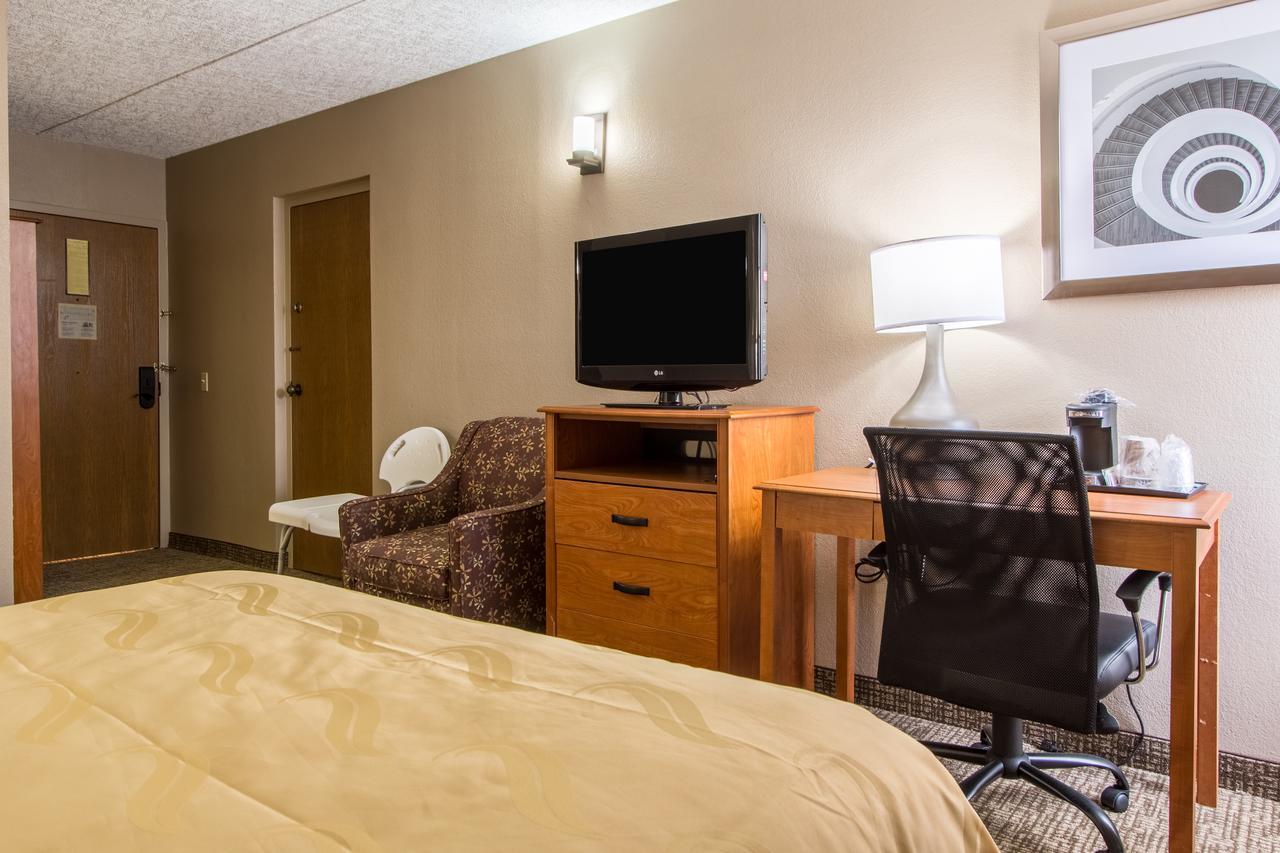 Greenridge Hotel Wickliffe ภายนอก รูปภาพ