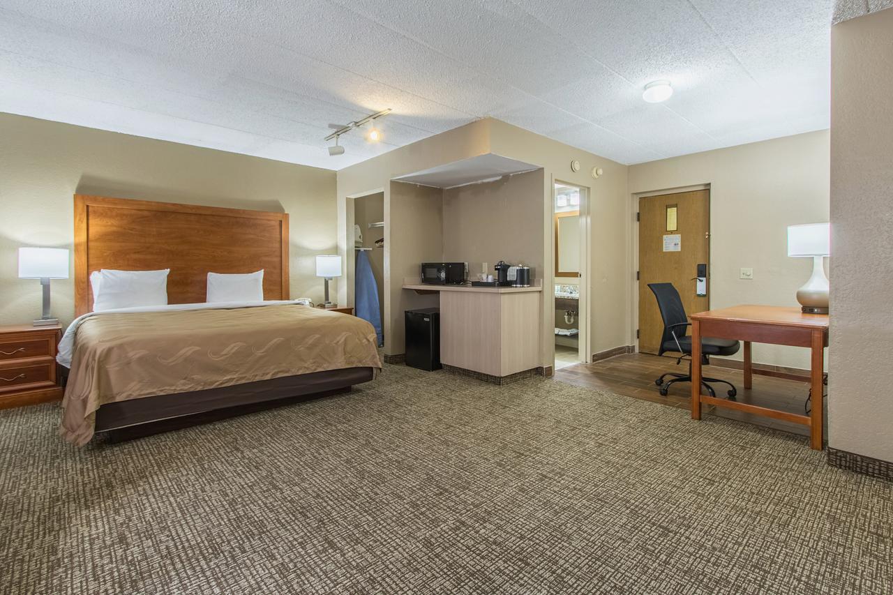 Greenridge Hotel Wickliffe ภายนอก รูปภาพ